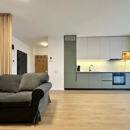 Apartament Stylish 2-room Near Train Station *